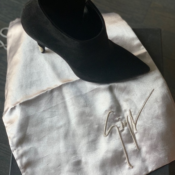 Giuseppe Zanotti Black Suede Ankle Boots EU 37 - Picture 4 of 10